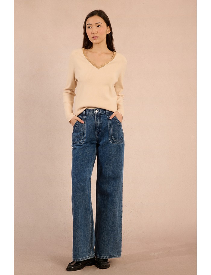 Sweater with iridescent collar trim