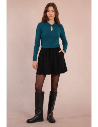 Knitted sweater, fancy neckline