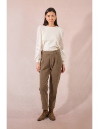 Carrot velvet trousers