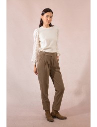 Carrot velvet trousers