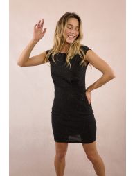 Robe courte parsemée de sequins
