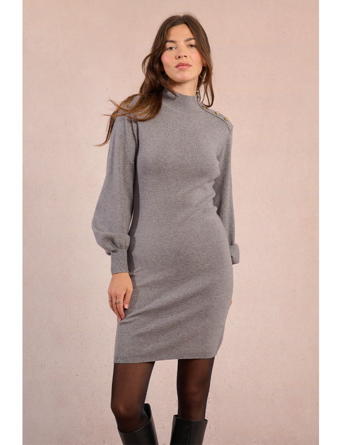 Vestido corto de manga larga detalle botones