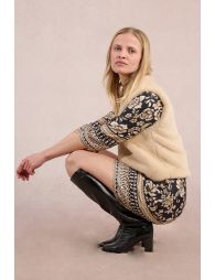Sleeveless vest in faux fur