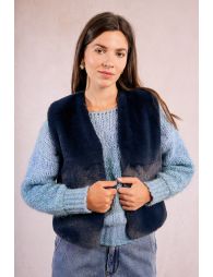 Sleeveless vest in faux fur