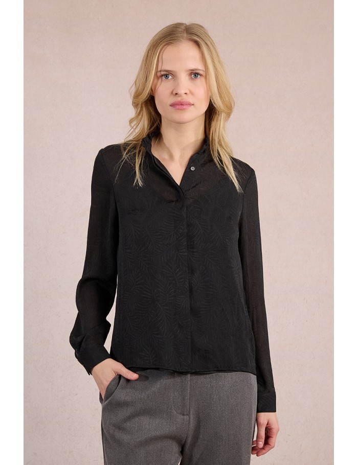 Chemise en voile semi-transparent