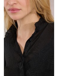 Chemise en voile semi-transparent