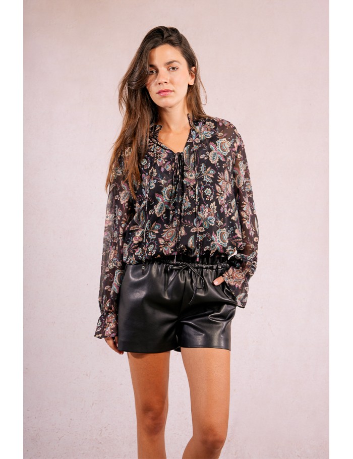 Short en simili cuir