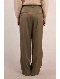 Wide pleated trousers