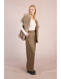 Wide pleated trousers