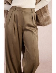 Wide pleated trousers