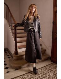 Longue jupe en denim brut