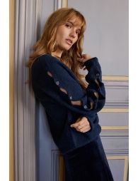 Sweater with buttoned sleeves