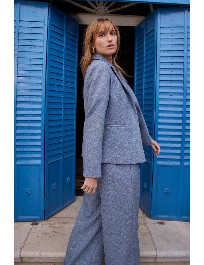 Blazerde terciopelo con cuello y solapa