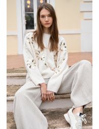 Pull en maille et fleurs sequins