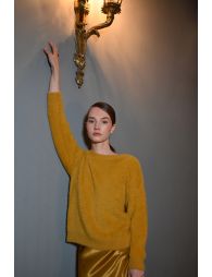 Pull droit en maille duveteuse
