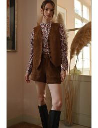 Short ceinturé en suédine