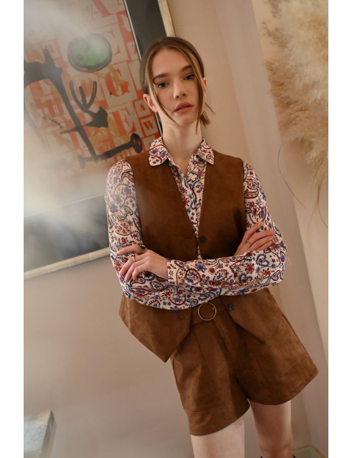 Chalecocorto efecto ante