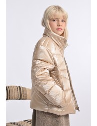 Oversized and quilted down jacket