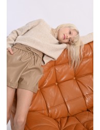 Pull en maille, finition festonnée