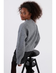 Pull en maille, finition festonnée