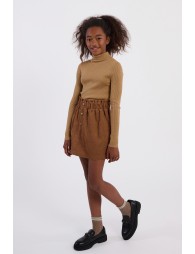 Jersey de niña de manga larga, con cuello alto.
