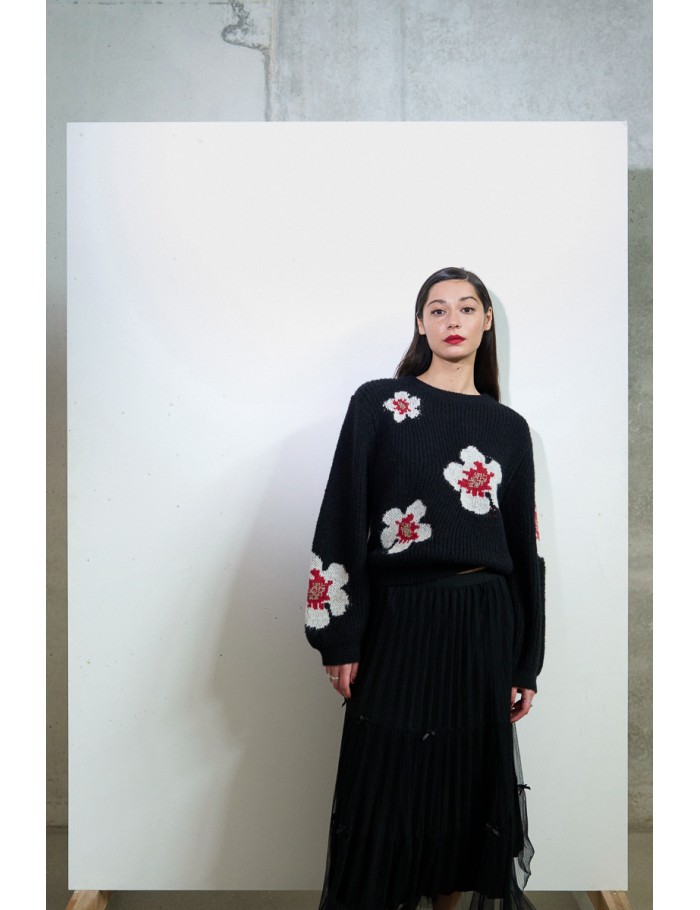 Knitted sweater, flower pattern