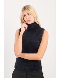 Sleeveless turtleneck in textured knit