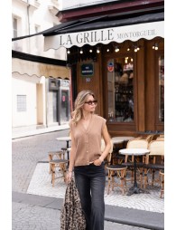 Knitted cardigan, sleeveless