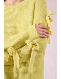 Bow sweater