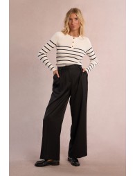 Wide pleated trousers