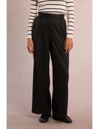 Wide pleated trousers