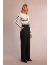 Wide pleated trousers