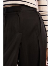 Wide pleated trousers