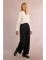 Wide pants with multi-pleats