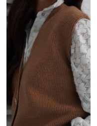 Knitted cardigan, sleeveless