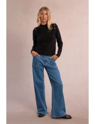 Thin sweater with shoulder pads