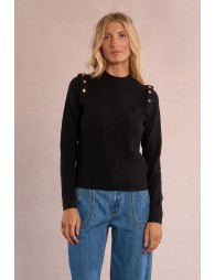 Thin sweater with shoulder pads