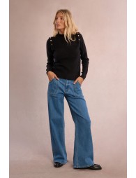 Thin sweater with shoulder pads