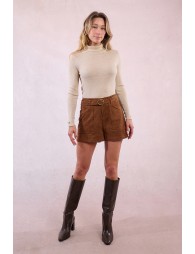 Short ceinturé en suédine