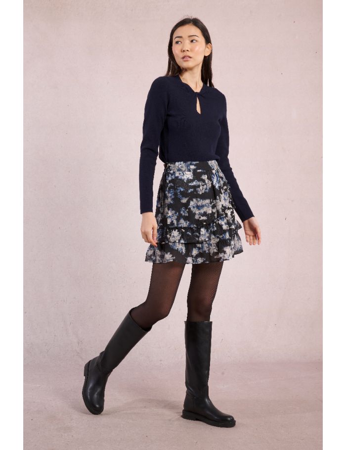 Falda corta con estampado y volantes