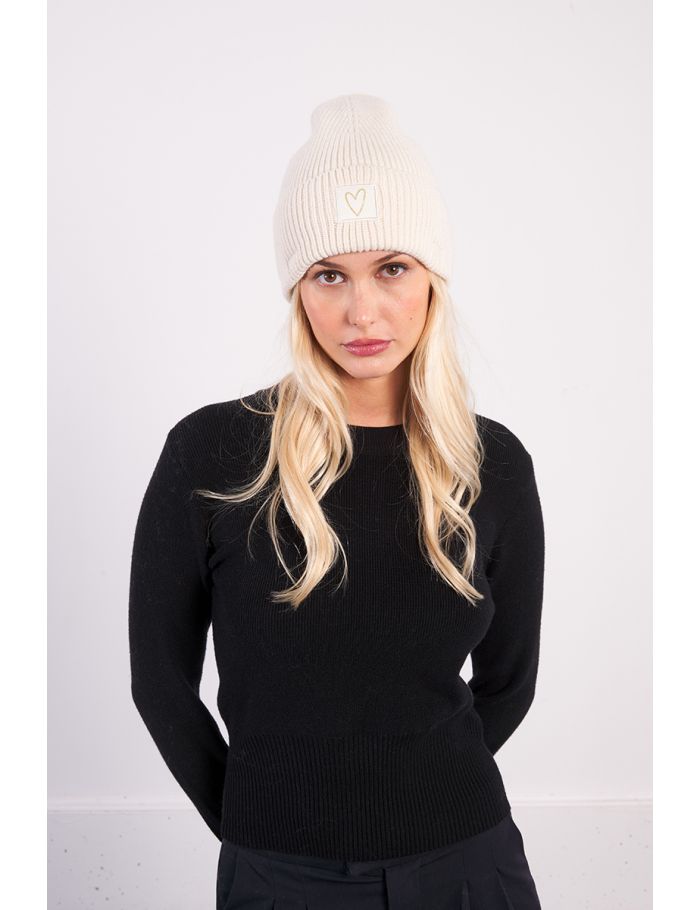 Bonnet en maille à cœur