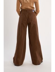 Wide pleated trousers