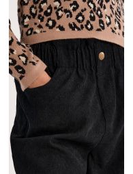 Pantalón de niña largo, de tiro alto, con volantes