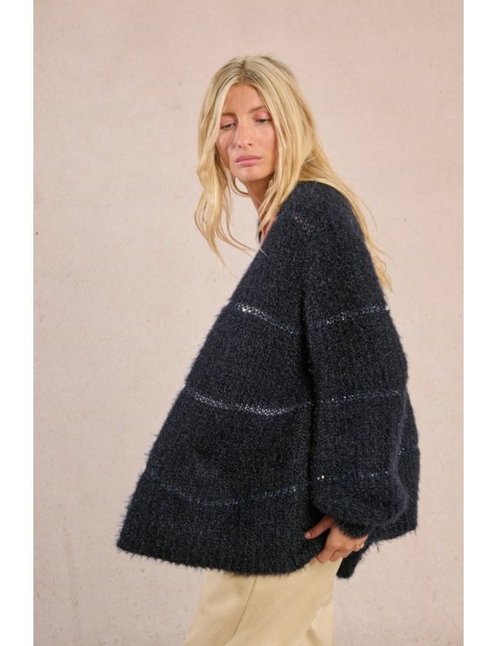 Knitted cardigan, open and iridescent