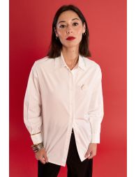 Chemise en popeline, détail fleur