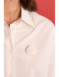 Chemise en popeline, détail fleur
