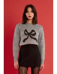 Pull en maille, motif nœud