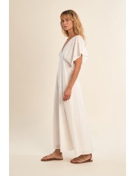 Vestido largo, de manga corta mariposa.