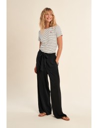 Pantalón de mujer largo, con lazada y pliegues.