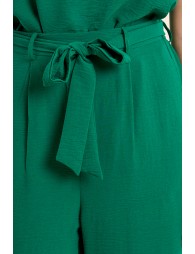 Pantalón de mujer largo, con lazada y pliegues.